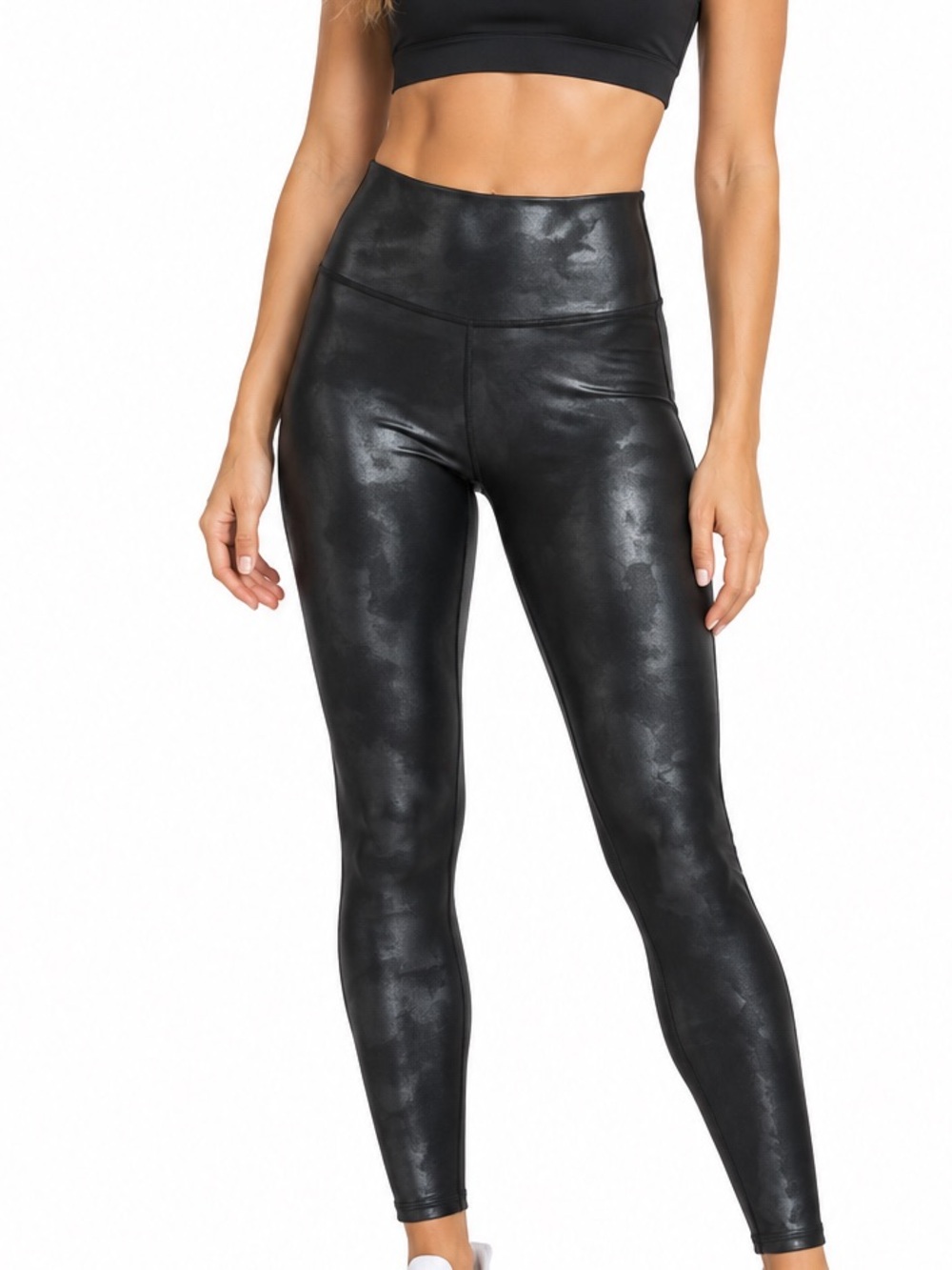 SPANX faux leather high waist leggings
Size medium petite